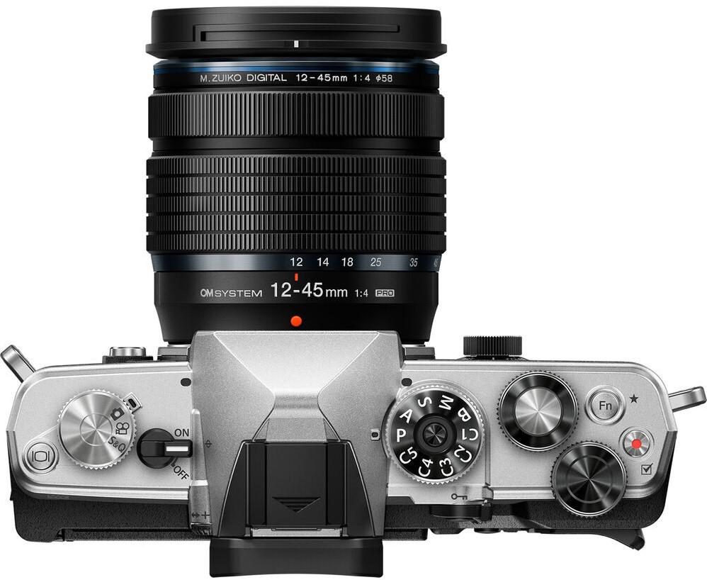 Olympus OM-3  body +12-45 mm F4,0 pro zilver