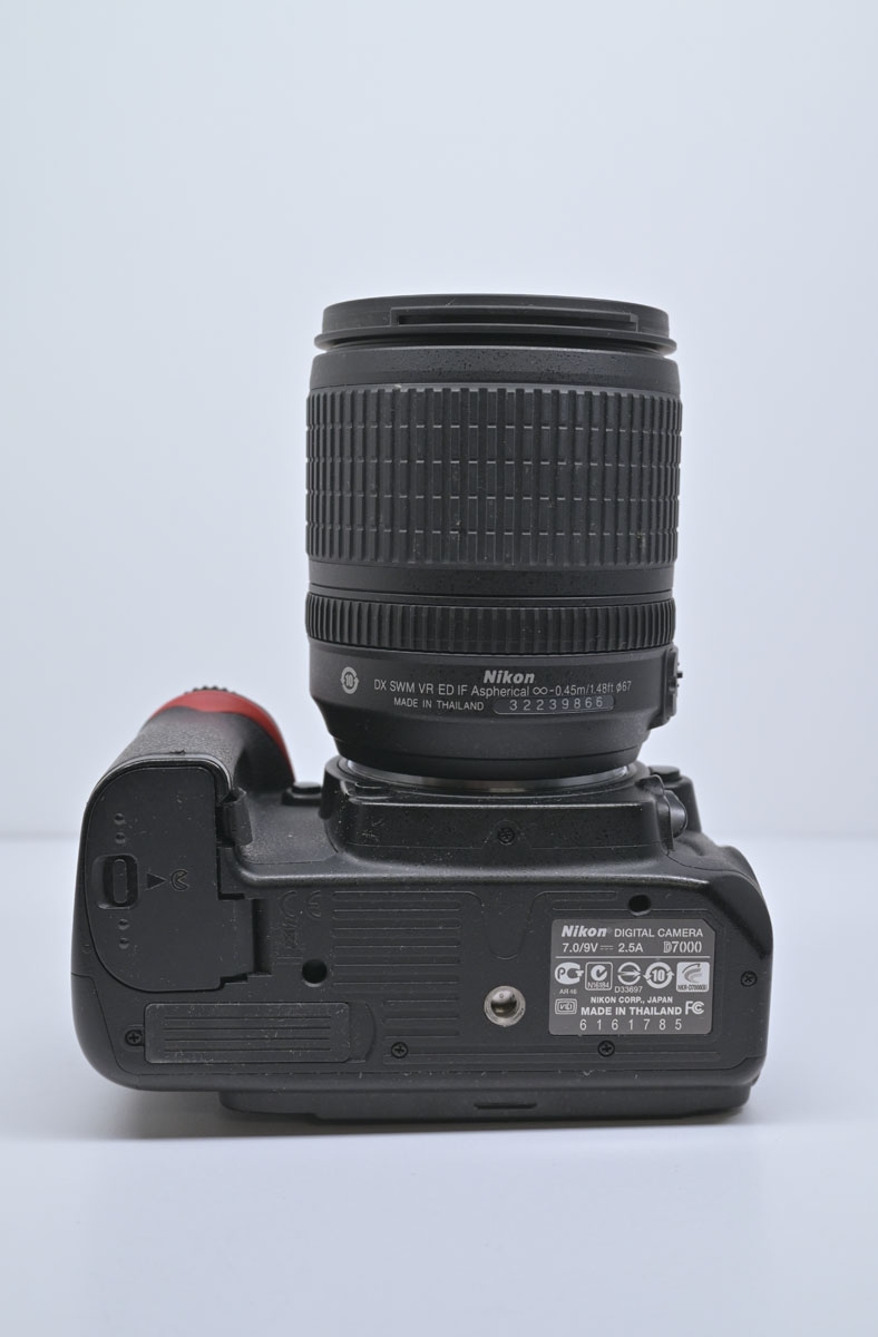 Nikon 7000D + Nikon AF-S 18-105F3,5-5,6 G ED