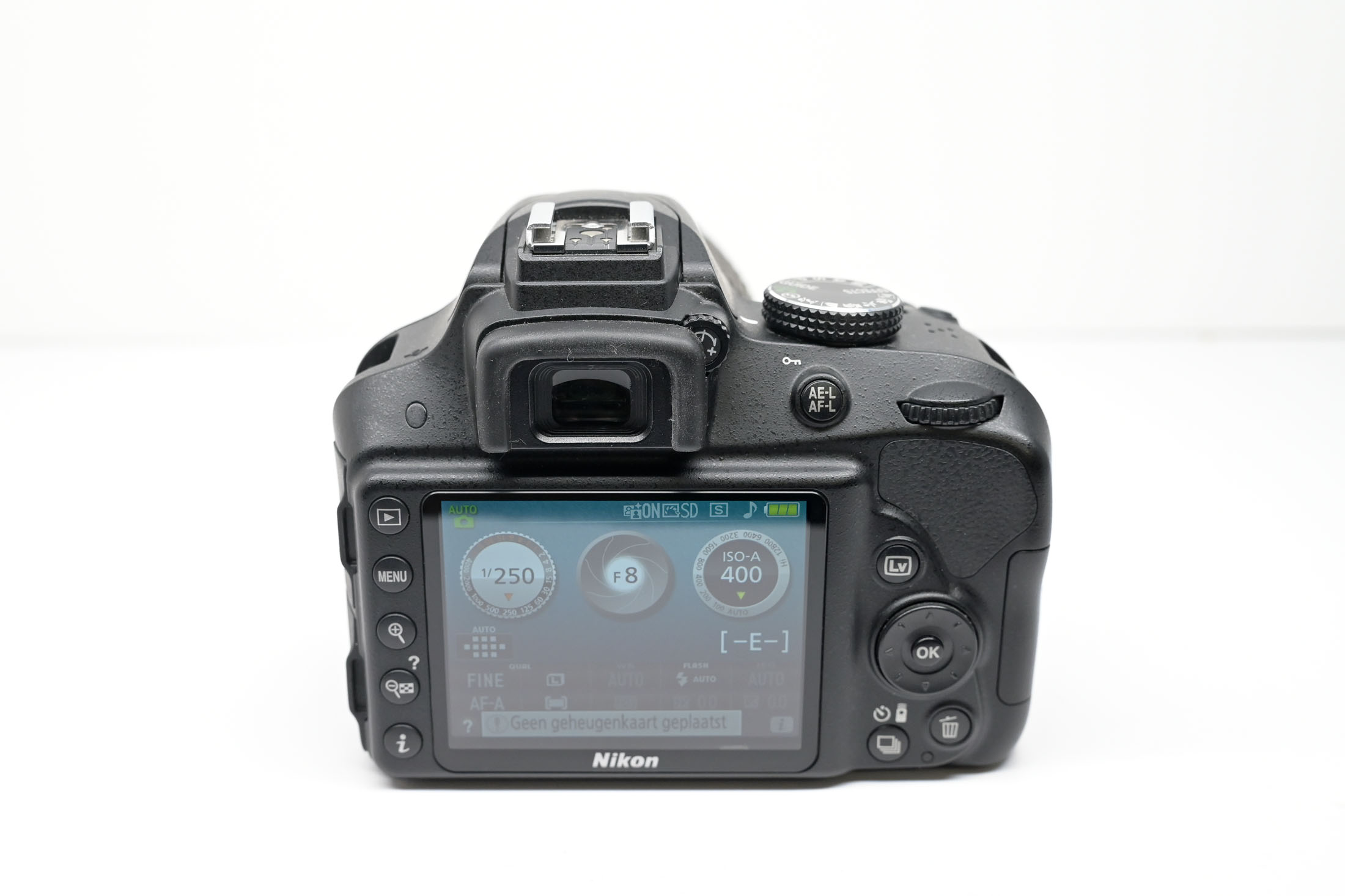 Occ. Nikon D3300 + 18-105mm F3,5-5,6G ED  *637*