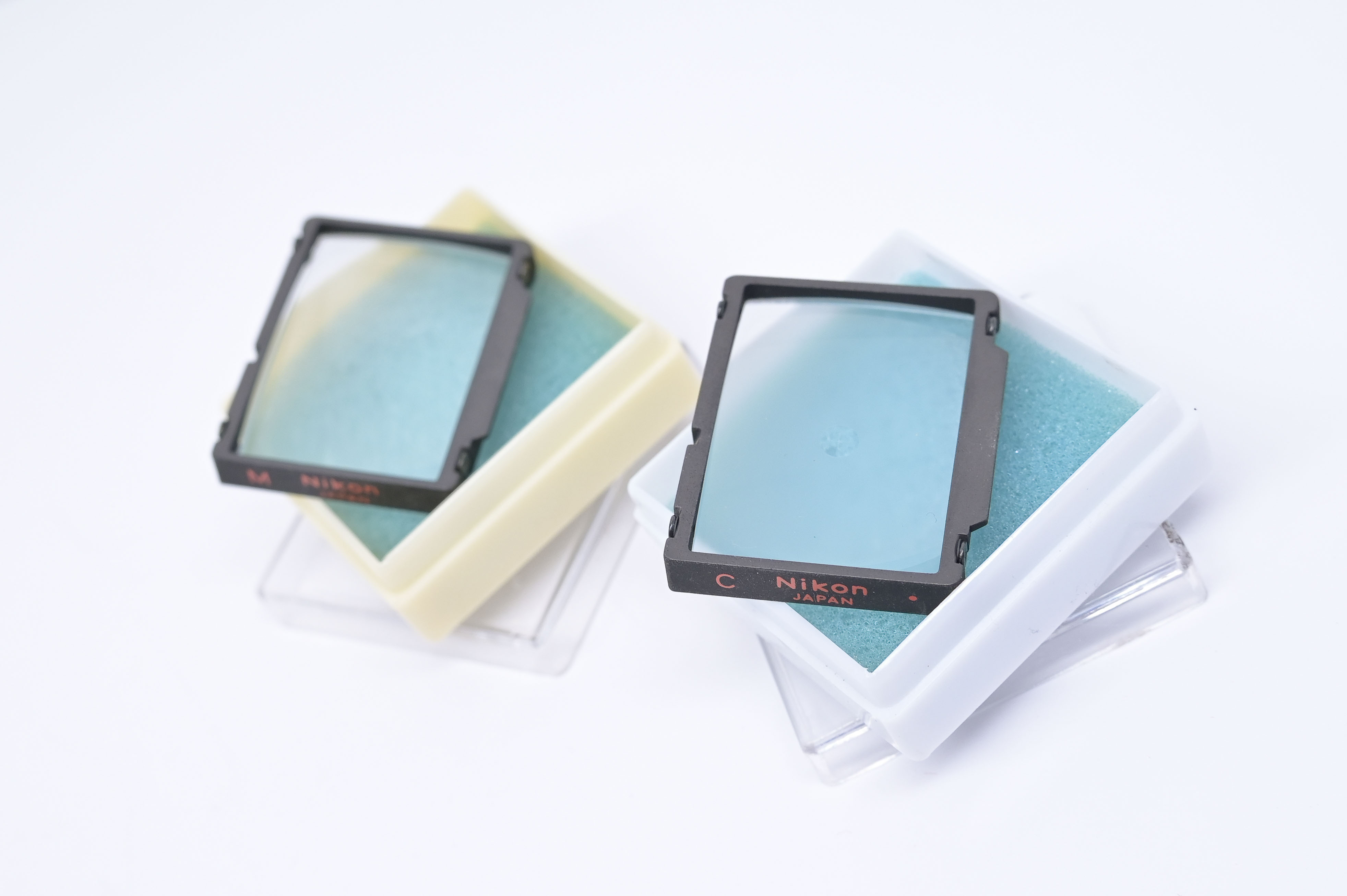 Occ. Nikon F3 + 105mm F2.8 + DW-4 H- + 2x matglazen. *605* Occ. Nikon F3 + 105mm F2.8 + DW-4 H- + 2x matglazen. *605*