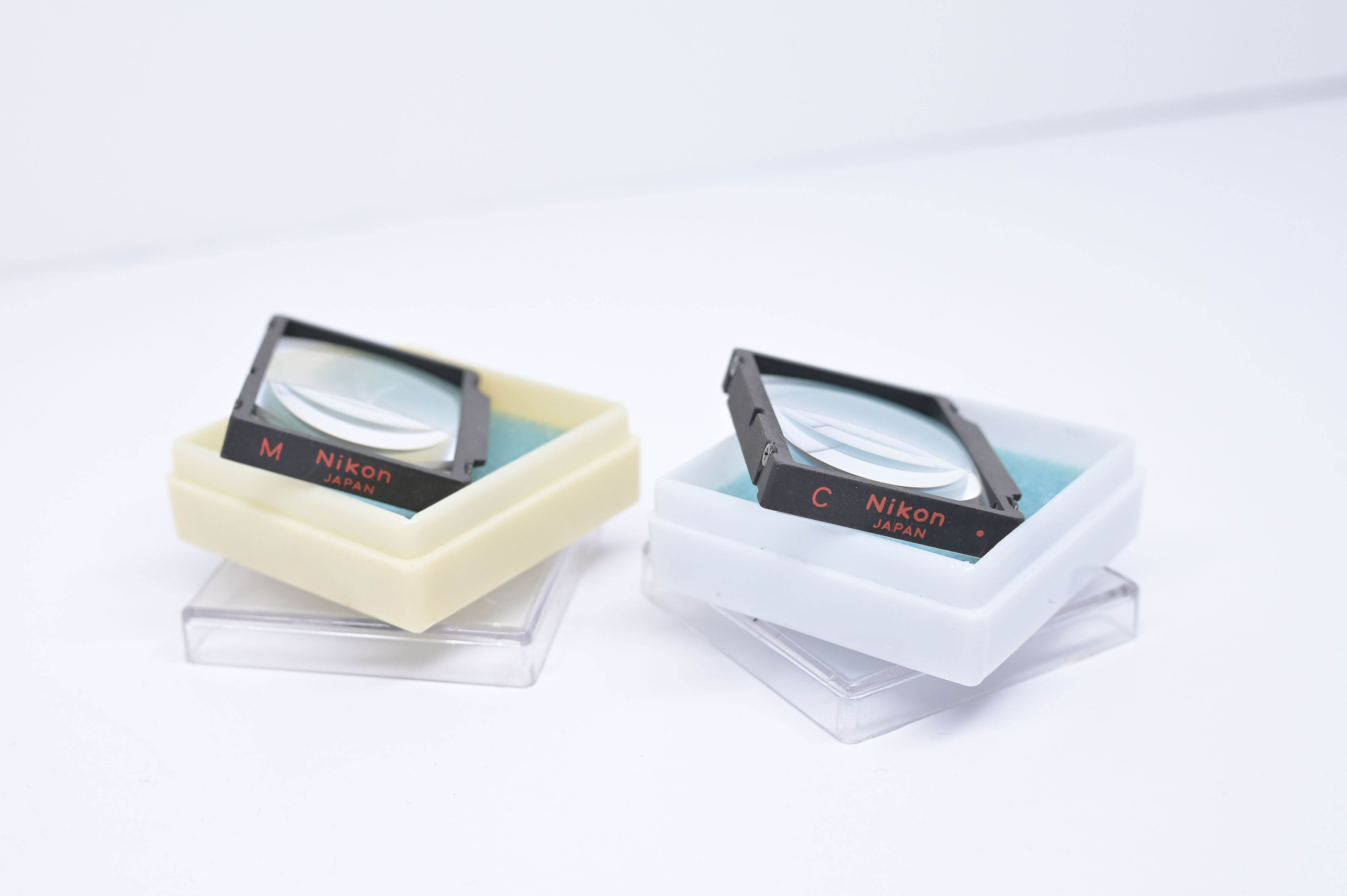 Occ. Nikon F3 + 105mm F2.8 + DW-4 H- + 2x matglazen. *605* Occ. Nikon F3 + 105mm F2.8 + DW-4 H- + 2x matglazen. *605*