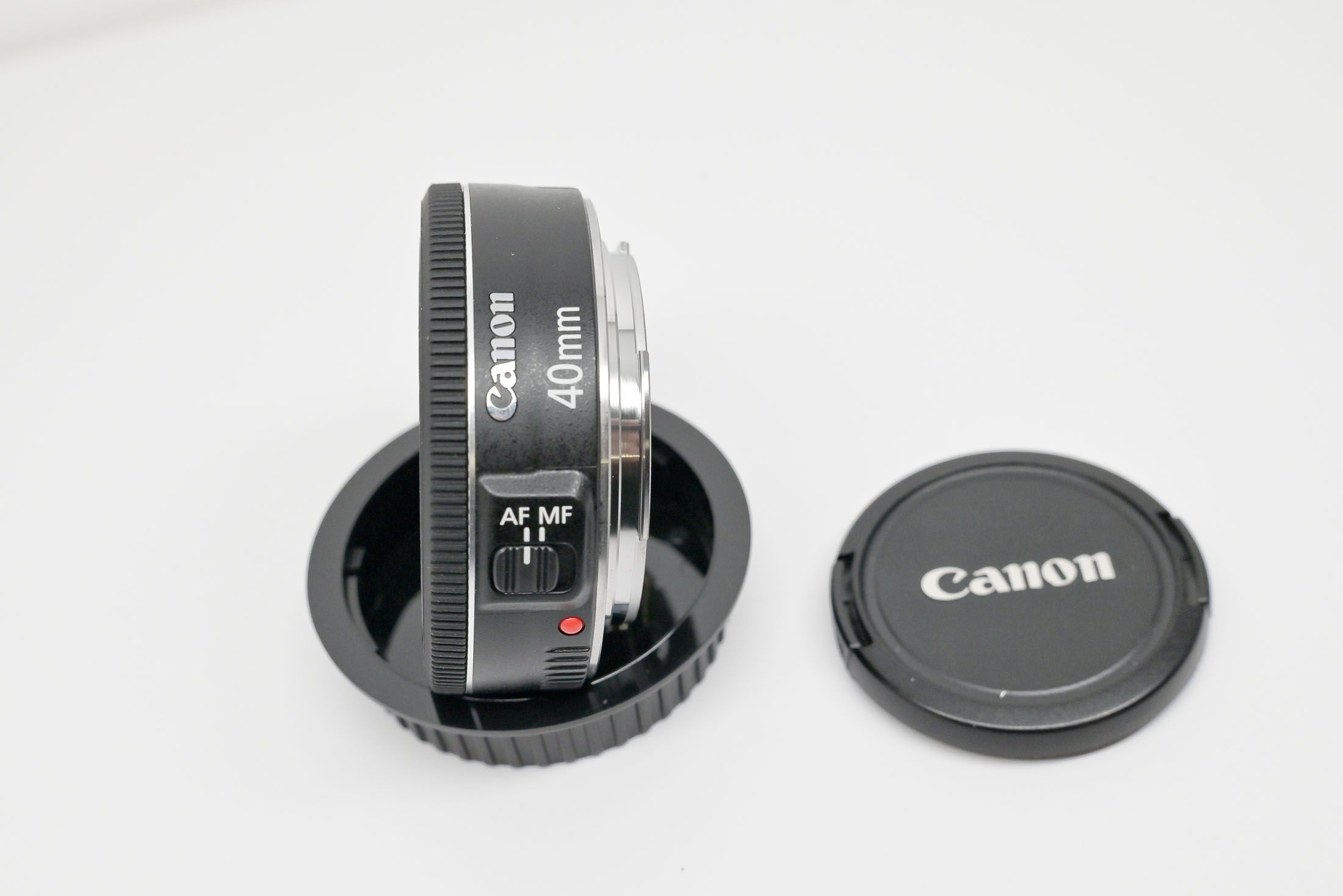 Occ. Canon EF 40mm F2.8 stm  *665*