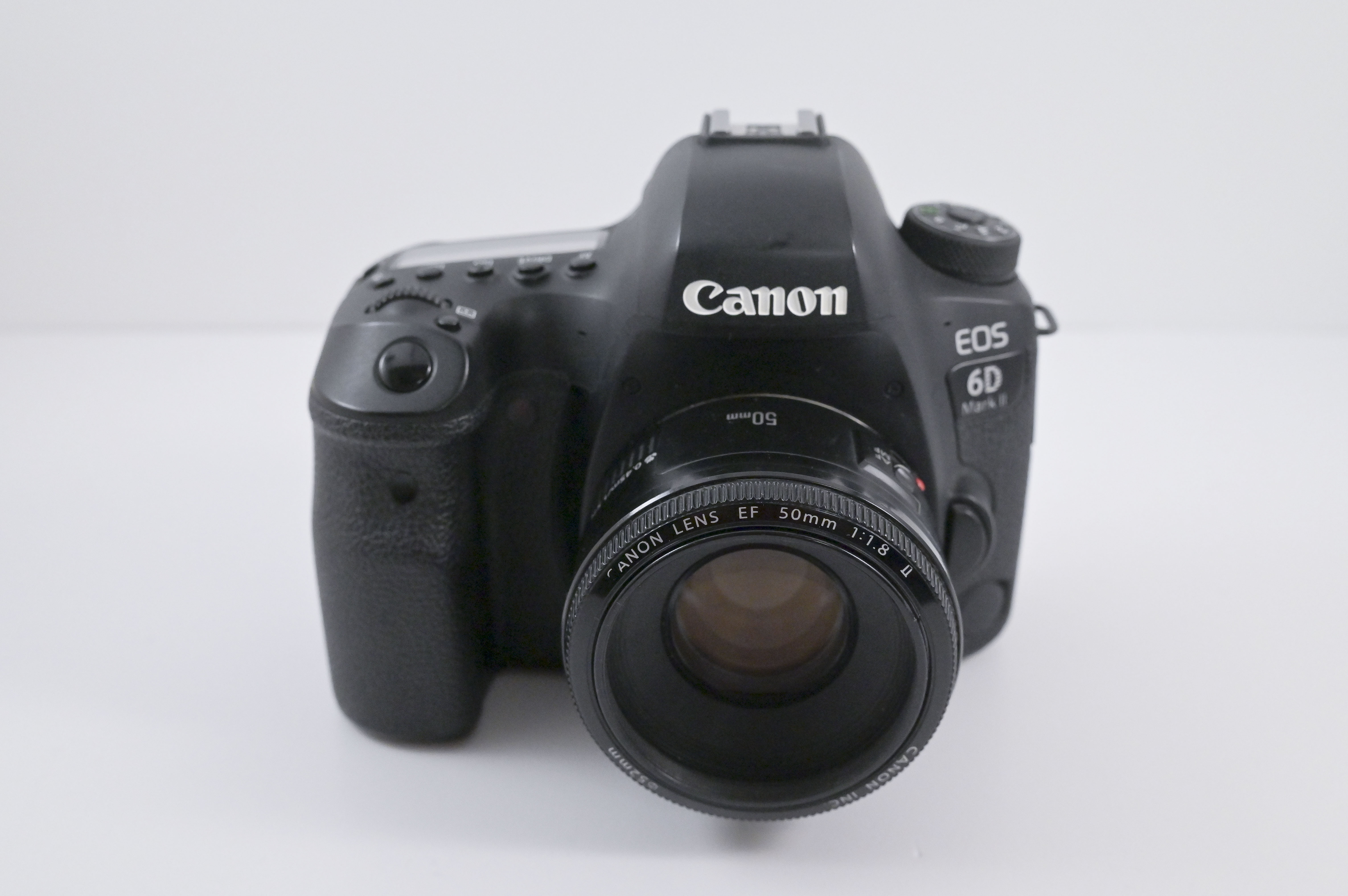 Occ Canon EOS 6D mkII + EF 50mm F1.8 Occ Canon EOS 6D mkII + EF 50mm F1.8