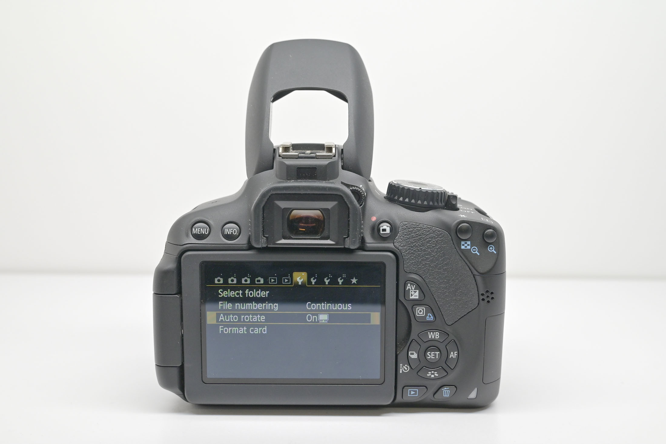 Occ. Canon EOS 650D + EFS 18-55mm STM  *663*