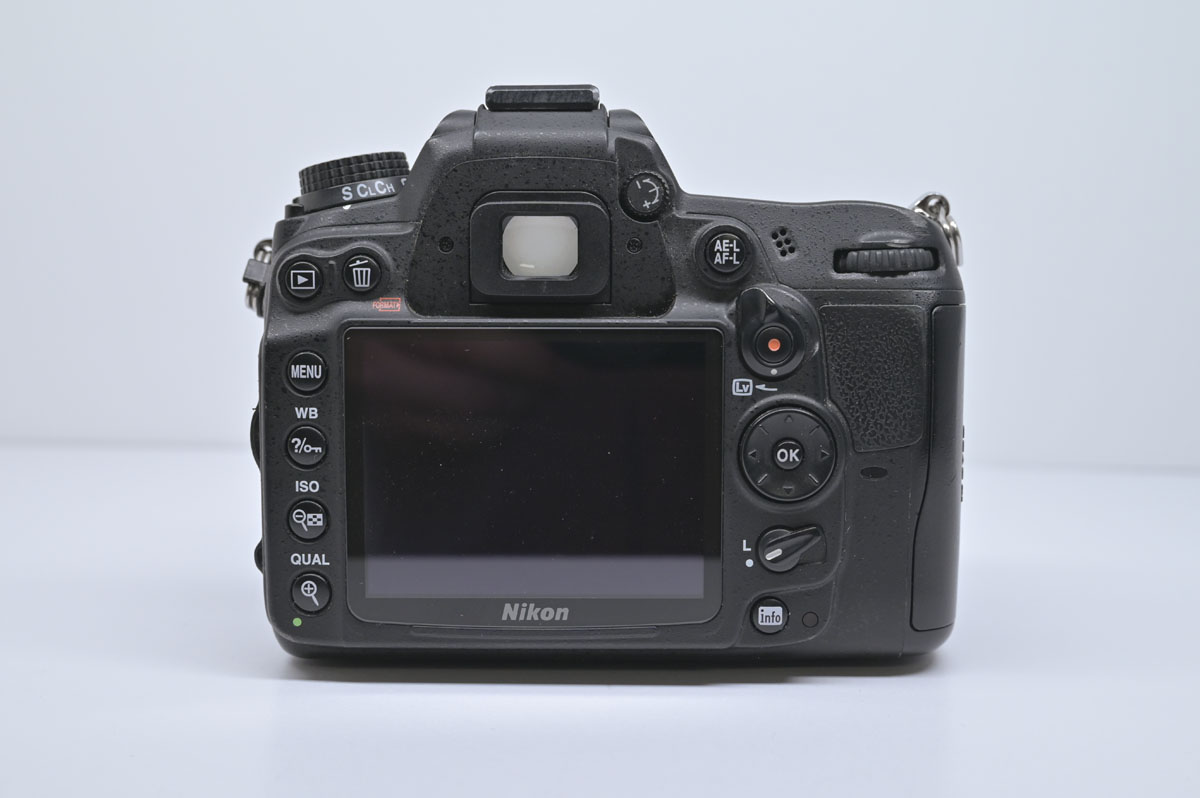 Nikon 7000D + Nikon AF-S 18-105F3,5-5,6 G ED