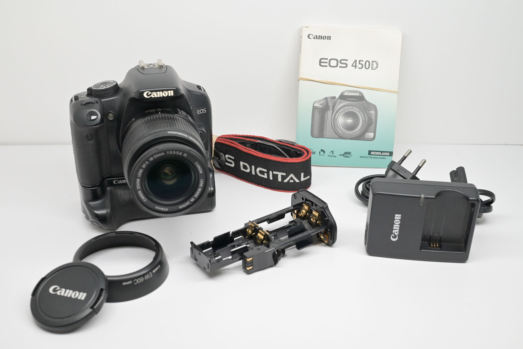 Occ. Canon EOS 450D + 18-55mm EFS *653*