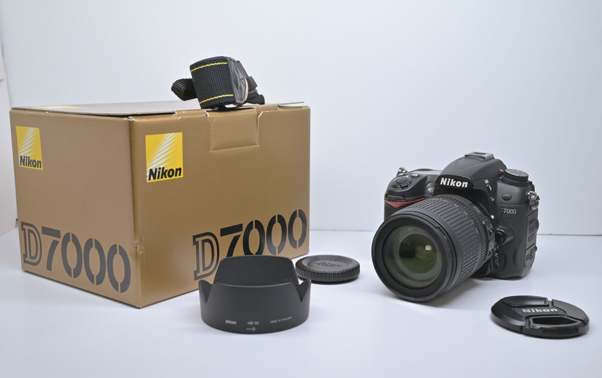 Nikon 7000D + Nikon AF-S 18-105F3,5-5,6 G ED
